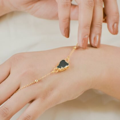 Noire Stone Bracelet